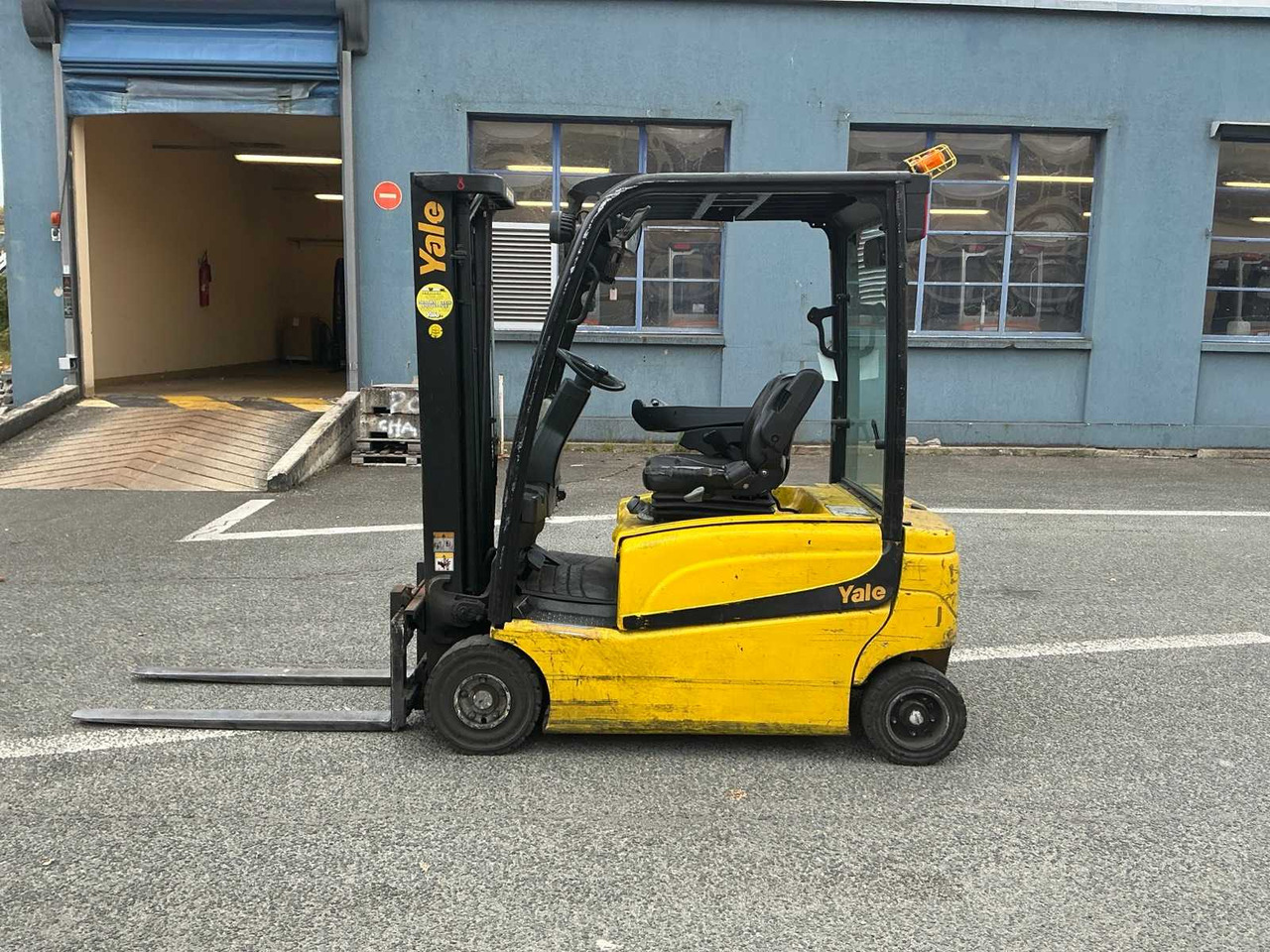 FORKLIFT - Forklift: picture 4 FORKLIFT - Forklift: picture 4
