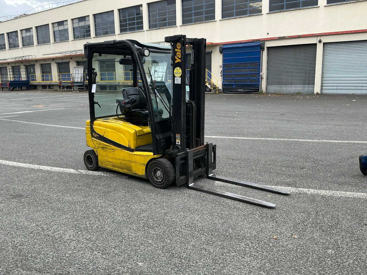 FORKLIFT - Forklift: picture 1 FORKLIFT - Forklift: picture 1