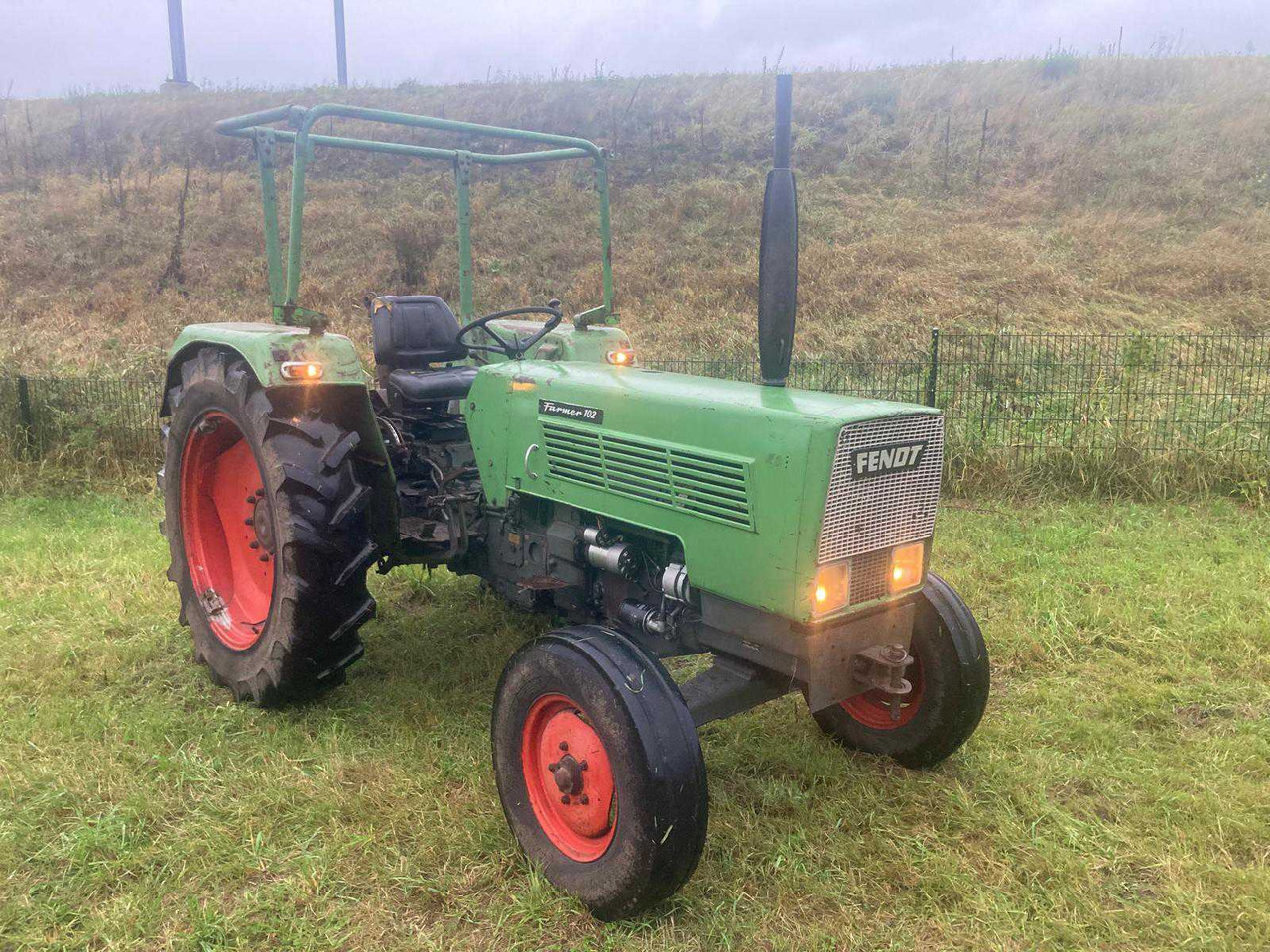 Fendt Farmer 102 - Farm tractor: picture 4 Fendt Farmer 102 - Farm tractor: picture 4