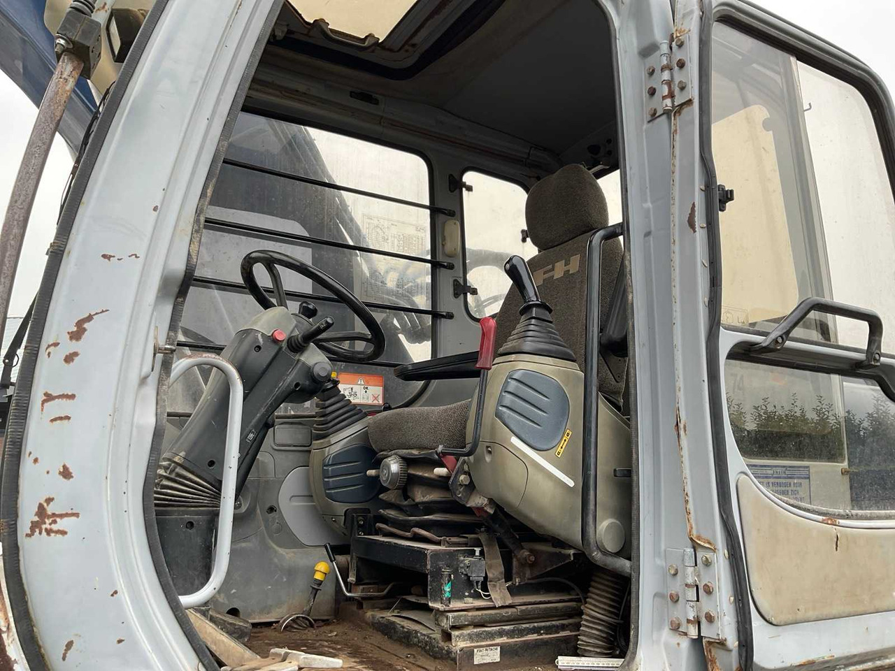 Wheel excavator Fiat Hitachi Etec 815B: picture 23