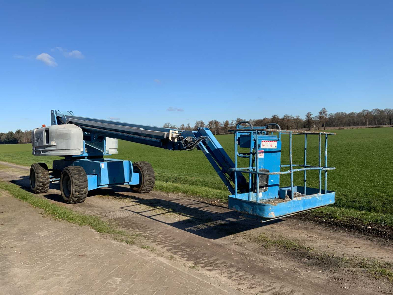 Genie AERIAL PLATFORM - Aerial platform: picture 2 Genie AERIAL PLATFORM - Aerial platform: picture 2