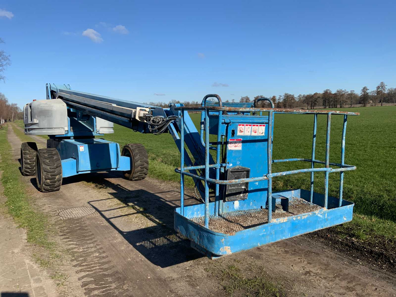 Genie AERIAL PLATFORM - Aerial platform: picture 3 Genie AERIAL PLATFORM - Aerial platform: picture 3