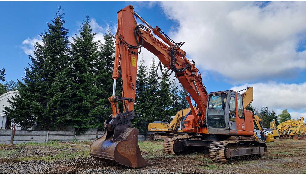 HITACHI ZX225USLC - Crawler excavator: picture 2 HITACHI ZX225USLC - Crawler excavator: picture 2