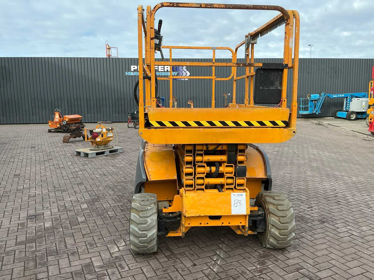 Haulotte Compact 12 - Aerial platform: picture 2 Haulotte Compact 12 - Aerial platform: picture 2