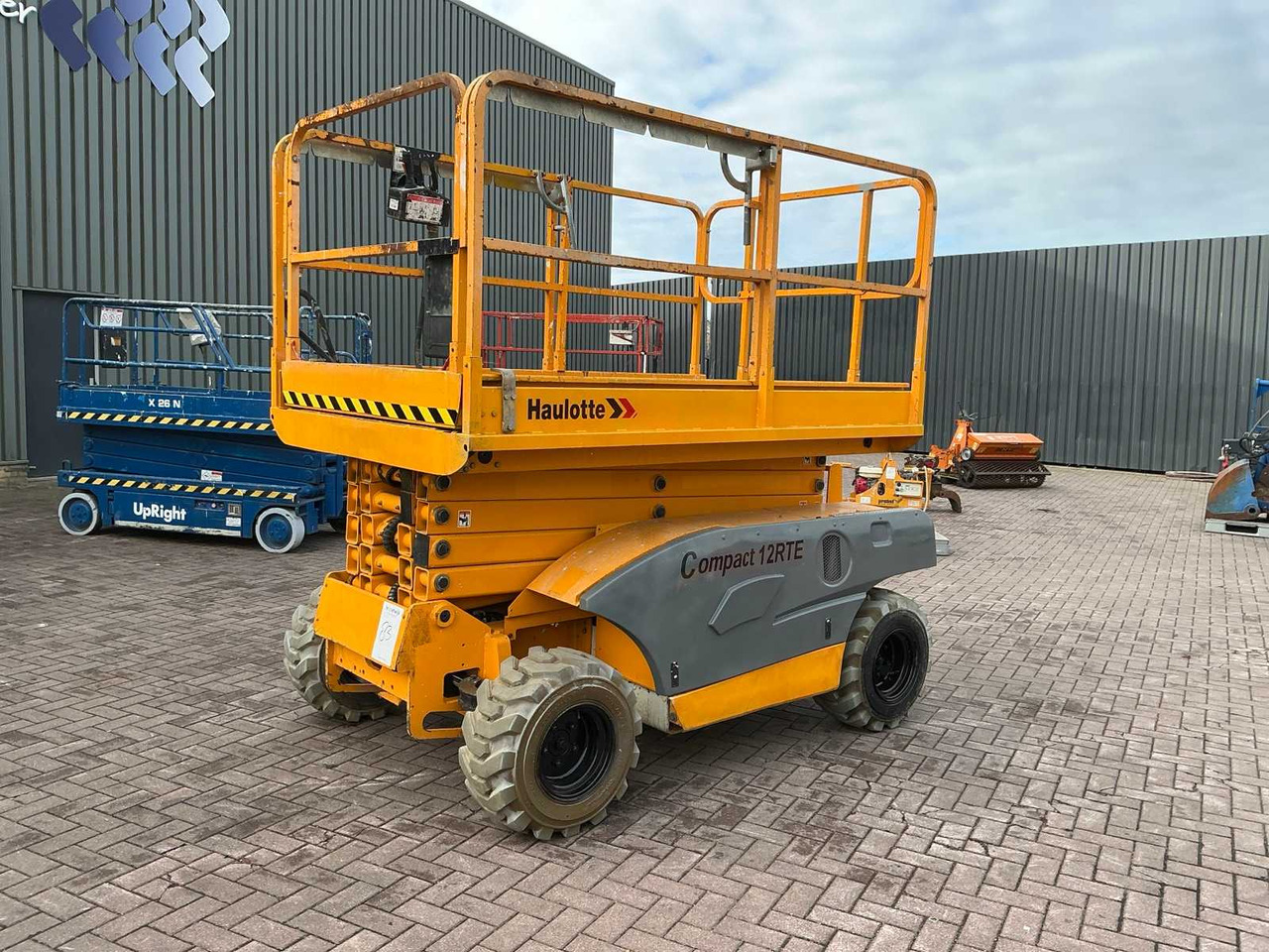 Haulotte Compact 12 - Aerial platform: picture 1 Haulotte Compact 12 - Aerial platform: picture 1