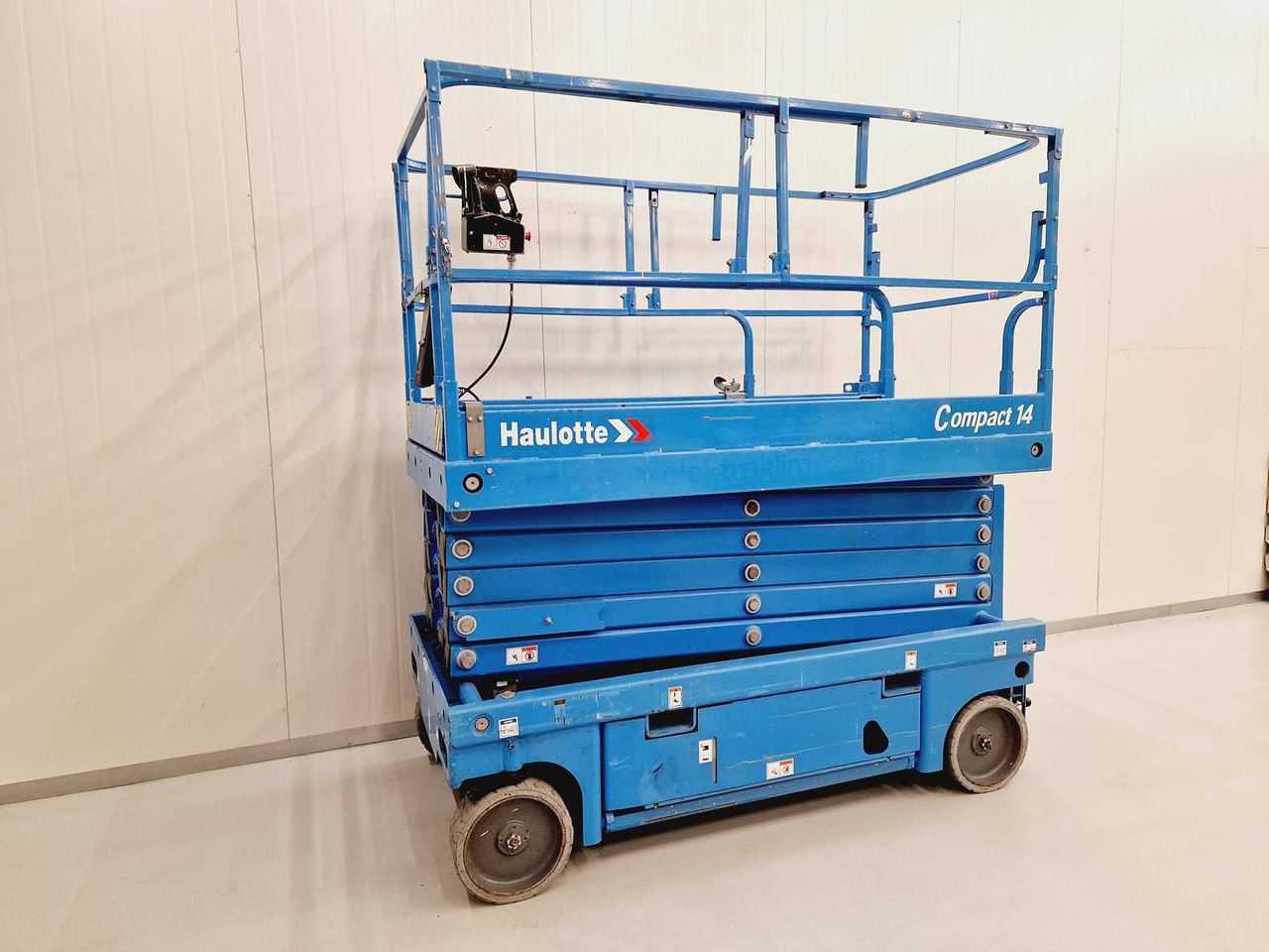 Haulotte Compact 14 - Aerial platform: picture 5 Haulotte Compact 14 - Aerial platform: picture 5