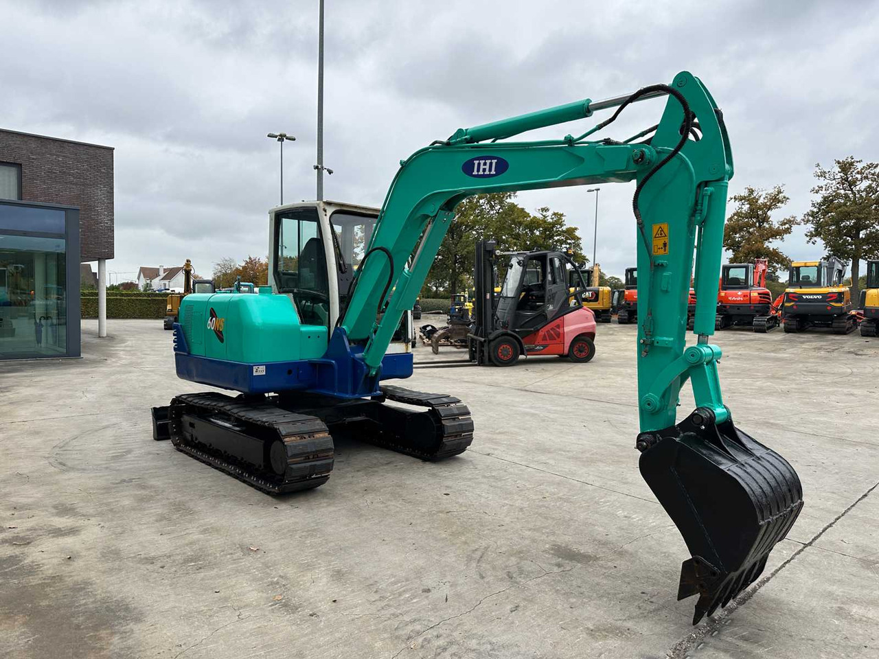 IHI - 60NS - MIDI EXCAVATOR - Excavator: picture 3 IHI - 60NS - MIDI EXCAVATOR - Excavator: picture 3
