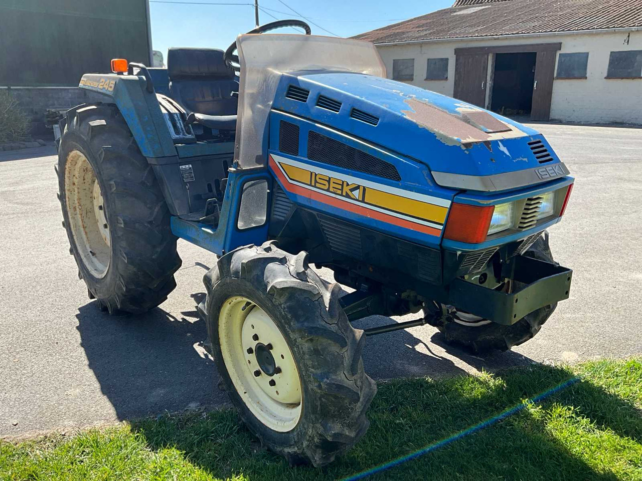 Iseki Landhope 245 - Compact tractor: picture 3 Iseki Landhope 245 - Compact tractor: picture 3