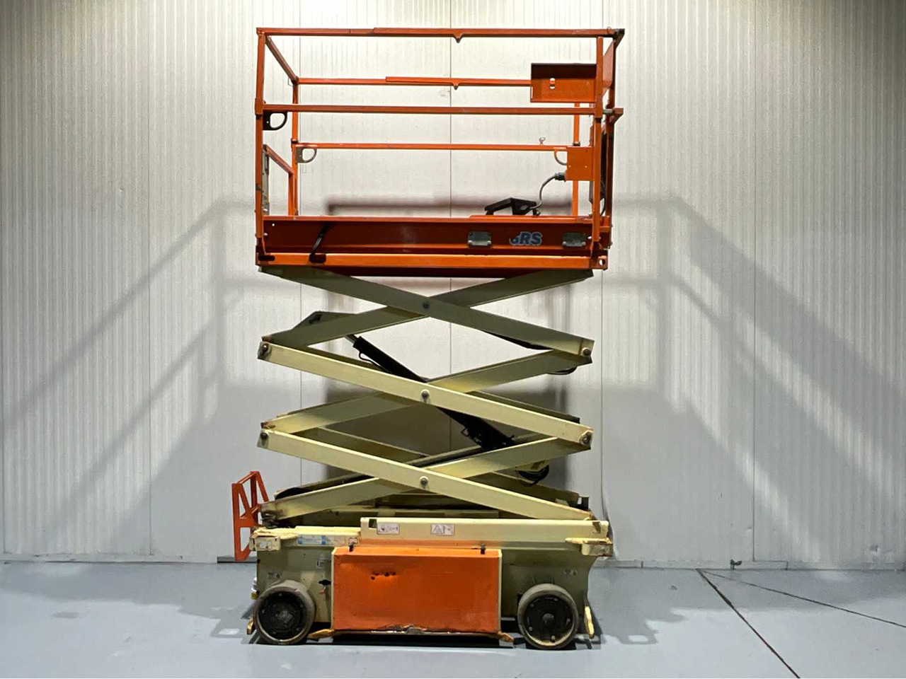 JLG -6RS - AERIAL PLATFORM, WORKING HEIGHT 7.8M, EXTENDABLE TO 2.55M, 199 HOURS. YEAR 2015 - Aerial platform: picture 1 JLG -6RS - AERIAL PLATFORM, WORKING HEIGHT 7.8M, EXTENDABLE TO 2.55M, 199 HOURS. YEAR 2015 - Aerial platform: picture 1
