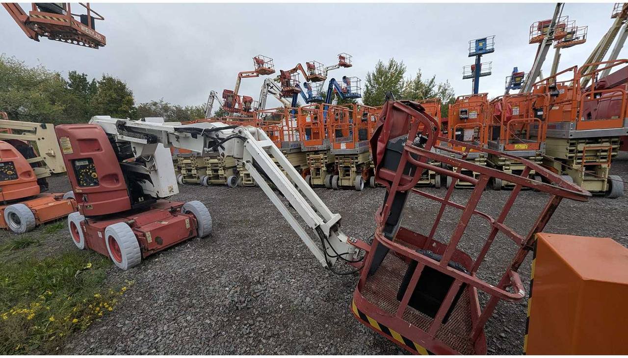 JLG - E300AJP - AERIAL WORK PLATFORMS (NO. 68906) - 2000 - Aerial platform: picture 2 JLG - E300AJP - AERIAL WORK PLATFORMS (NO. 68906) - 2000 - Aerial platform: picture 2