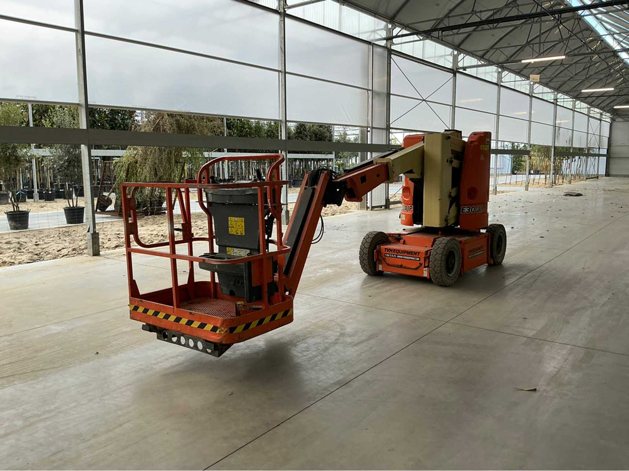 JLG E300AJP - Aerial platform: picture 2 JLG E300AJP - Aerial platform: picture 2