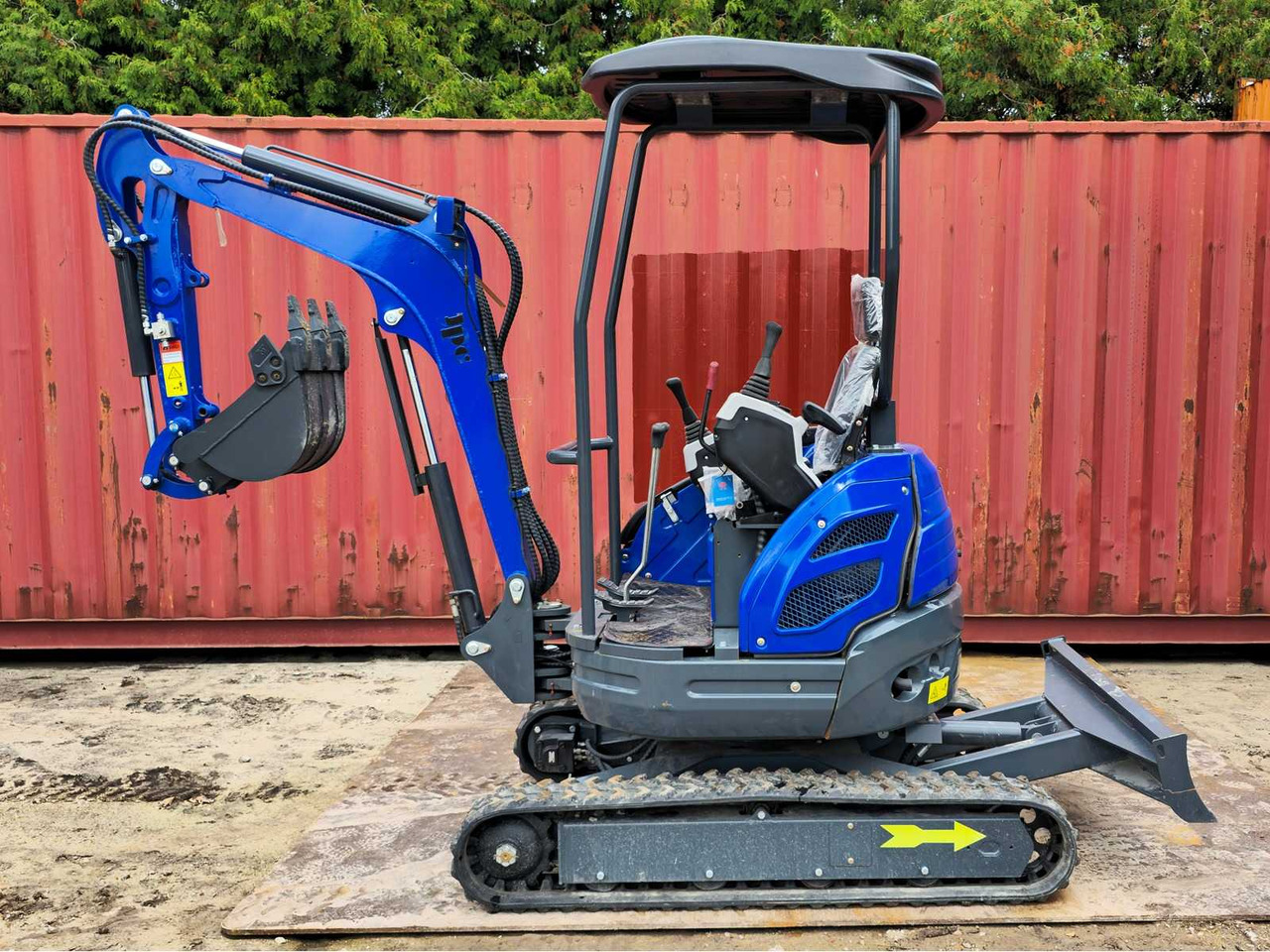 JPC HT25 - Mini excavator: picture 1 JPC HT25 - Mini excavator: picture 1