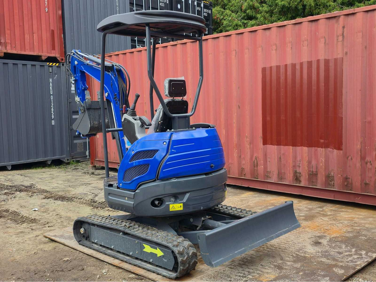 JPC HT25 - Mini excavator: picture 2 JPC HT25 - Mini excavator: picture 2