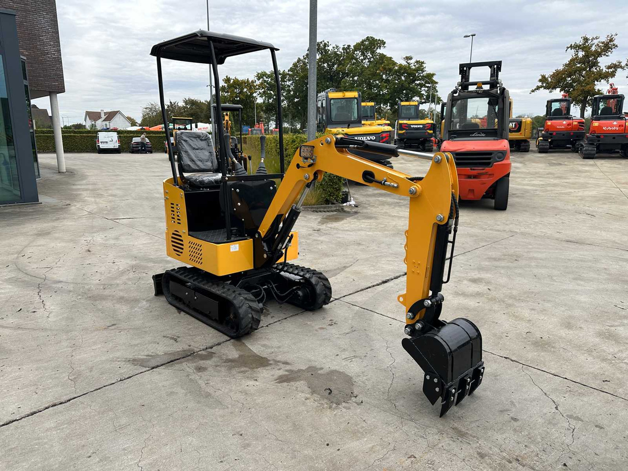 JPC KV12 - Mini excavator: picture 4 JPC KV12 - Mini excavator: picture 4