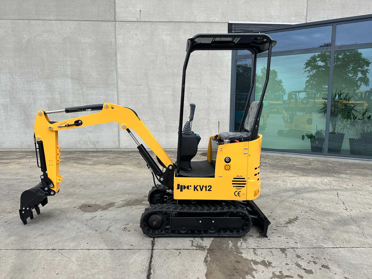 JPC KV12 - Mini excavator: picture 1 JPC KV12 - Mini excavator: picture 1