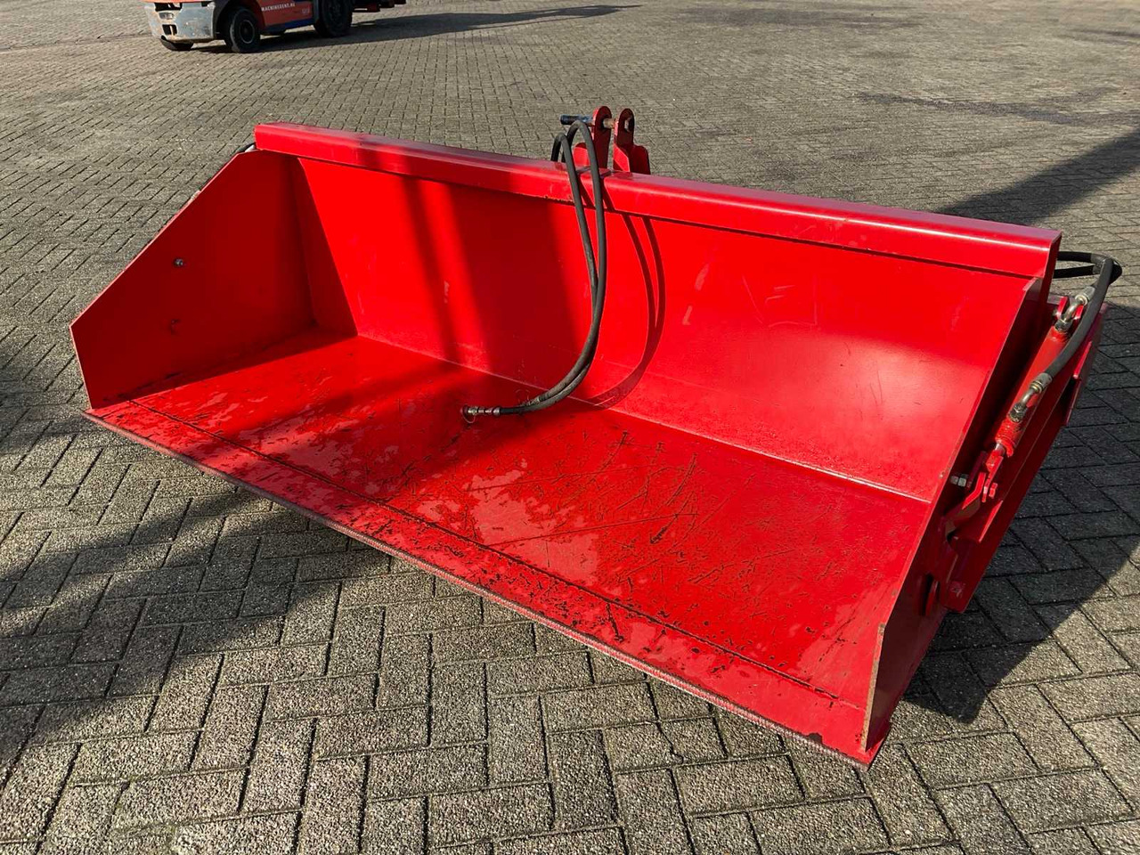 Jako - Front loader for tractor: picture 1 Jako - Front loader for tractor: picture 1