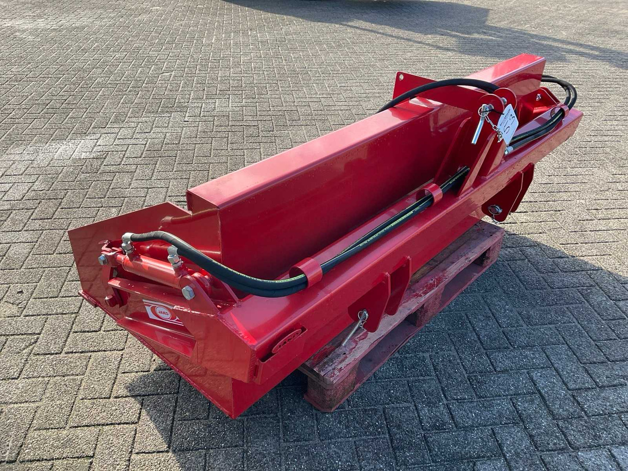 Jako - Front loader for tractor: picture 2 Jako - Front loader for tractor: picture 2