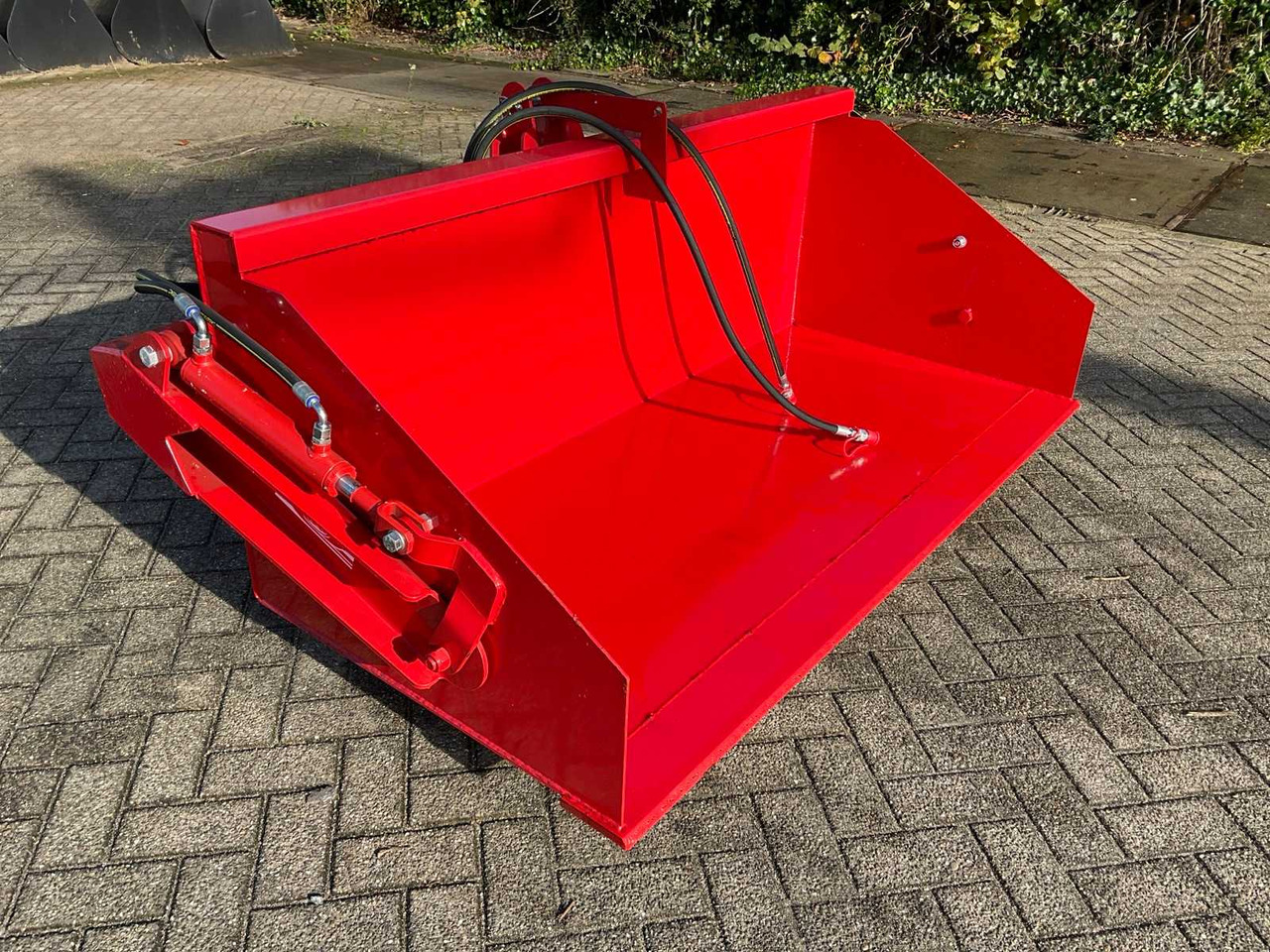 Jako - Front loader for tractor: picture 4 Jako - Front loader for tractor: picture 4