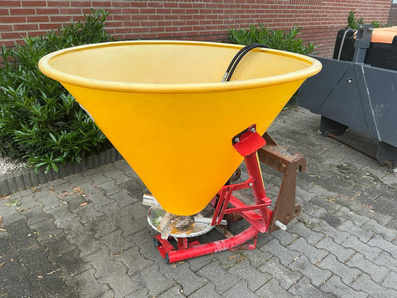 Jar-met N020 - Sand/ Salt spreader: picture 1 Jar-met N020 - Sand/ Salt spreader: picture 1