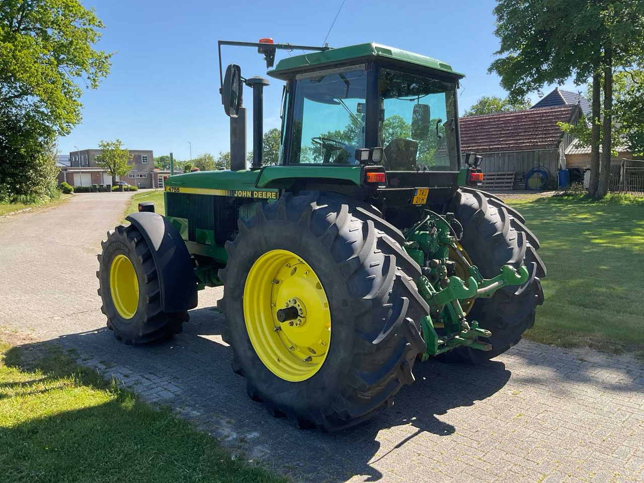 John Deere 4755 - Farm tractor: picture 4 John Deere 4755 - Farm tractor: picture 4