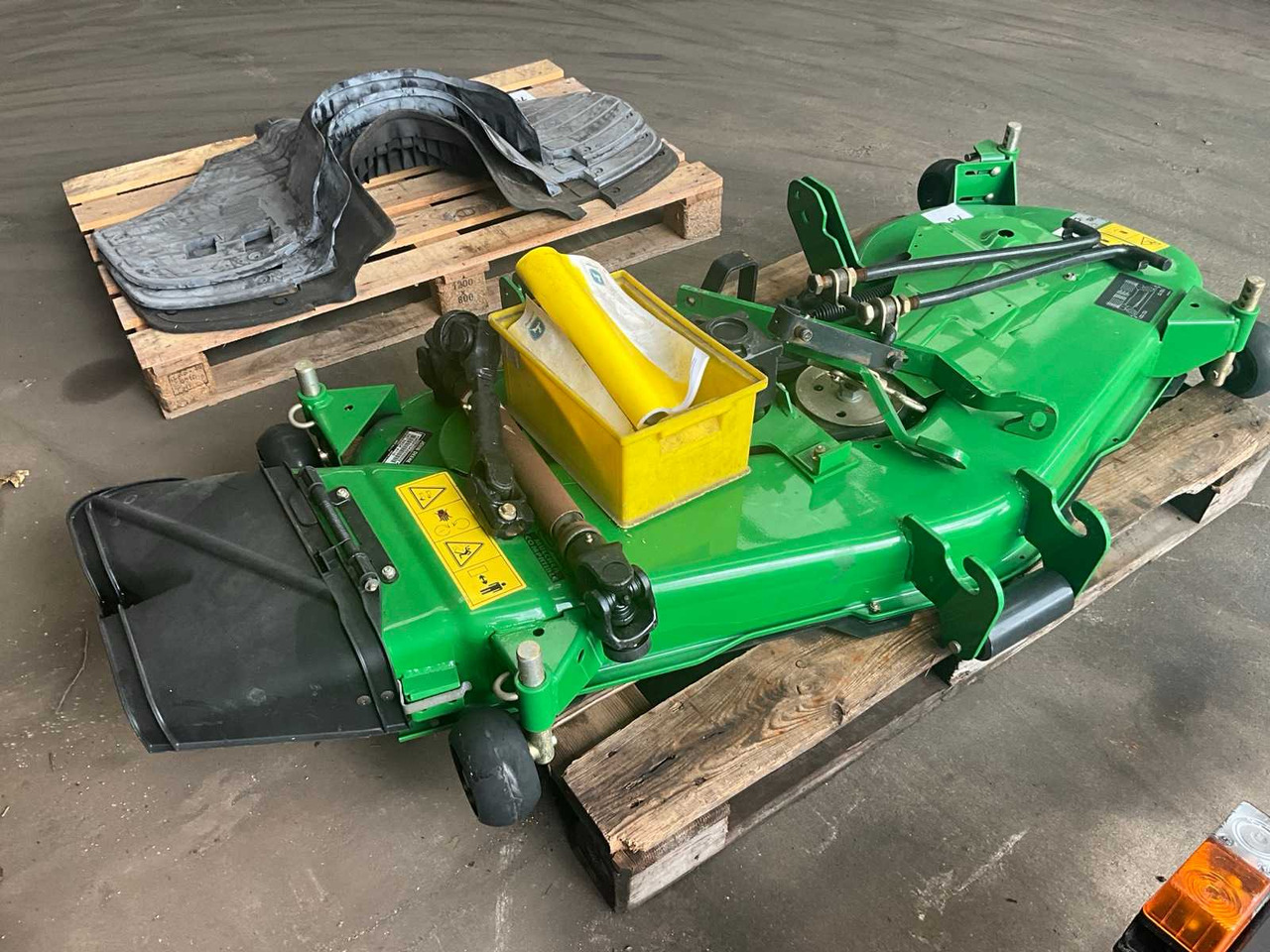 John Deere 54” deck 4110 - Front loader for tractor: picture 4 John Deere 54” deck 4110 - Front loader for tractor: picture 4