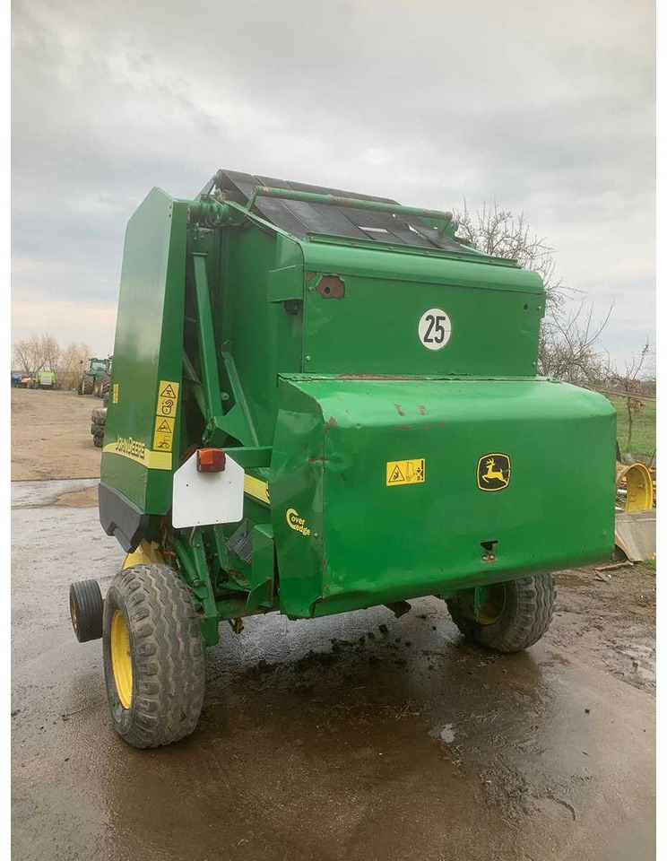 John Deere 582 - Round baler: picture 3 John Deere 582 - Round baler: picture 3