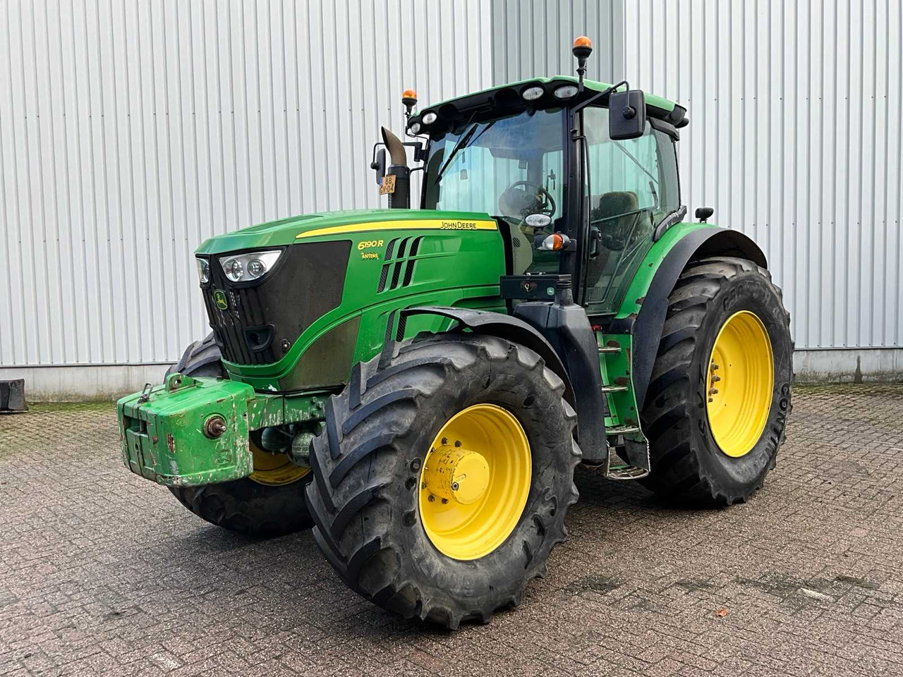 John Deere 6190R - Farm tractor: picture 1 John Deere 6190R - Farm tractor: picture 1