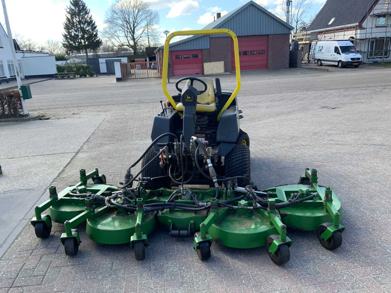 John Deere - Garden mower: picture 2 John Deere - Garden mower: picture 2