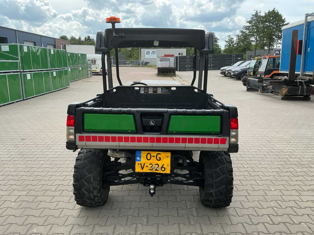 John deere XUV855D - Farm trailer: picture 5 John deere XUV855D - Farm trailer: picture 5