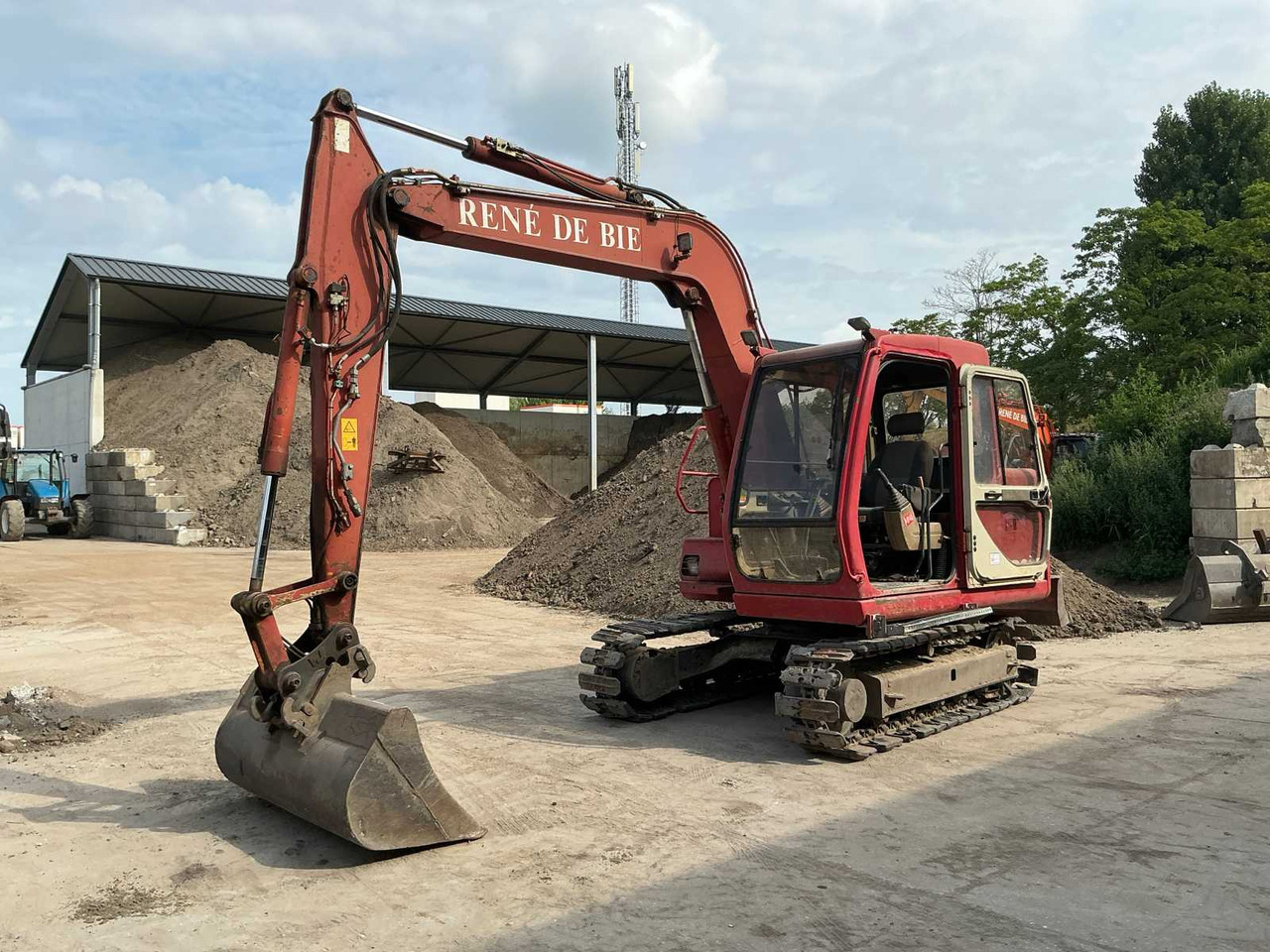 Kato HD307 - Crawler excavator: picture 2 Kato HD307 - Crawler excavator: picture 2