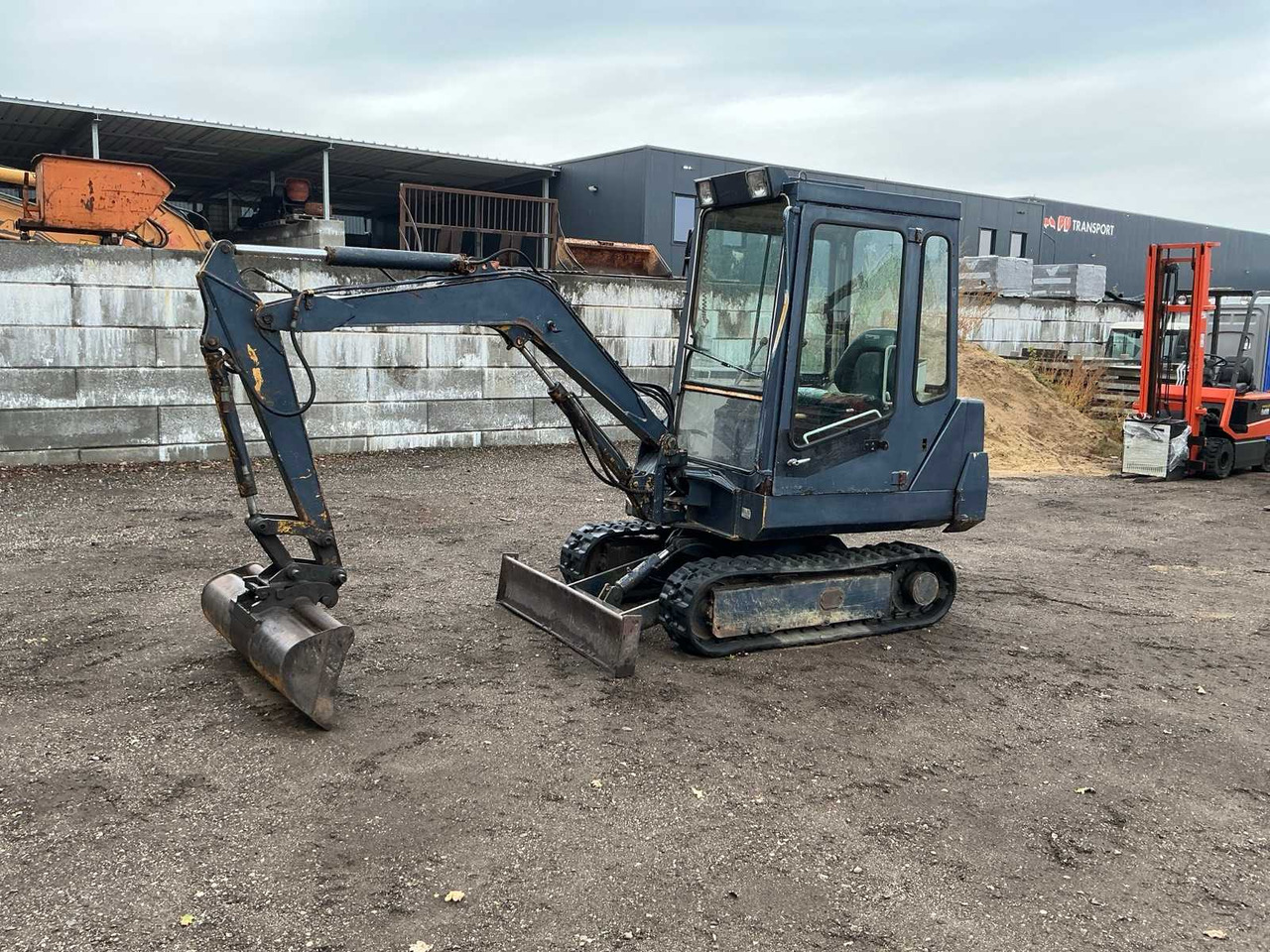 Komatsu PC 10-6 - Mini excavator: picture 1 Komatsu PC 10-6 - Mini excavator: picture 1