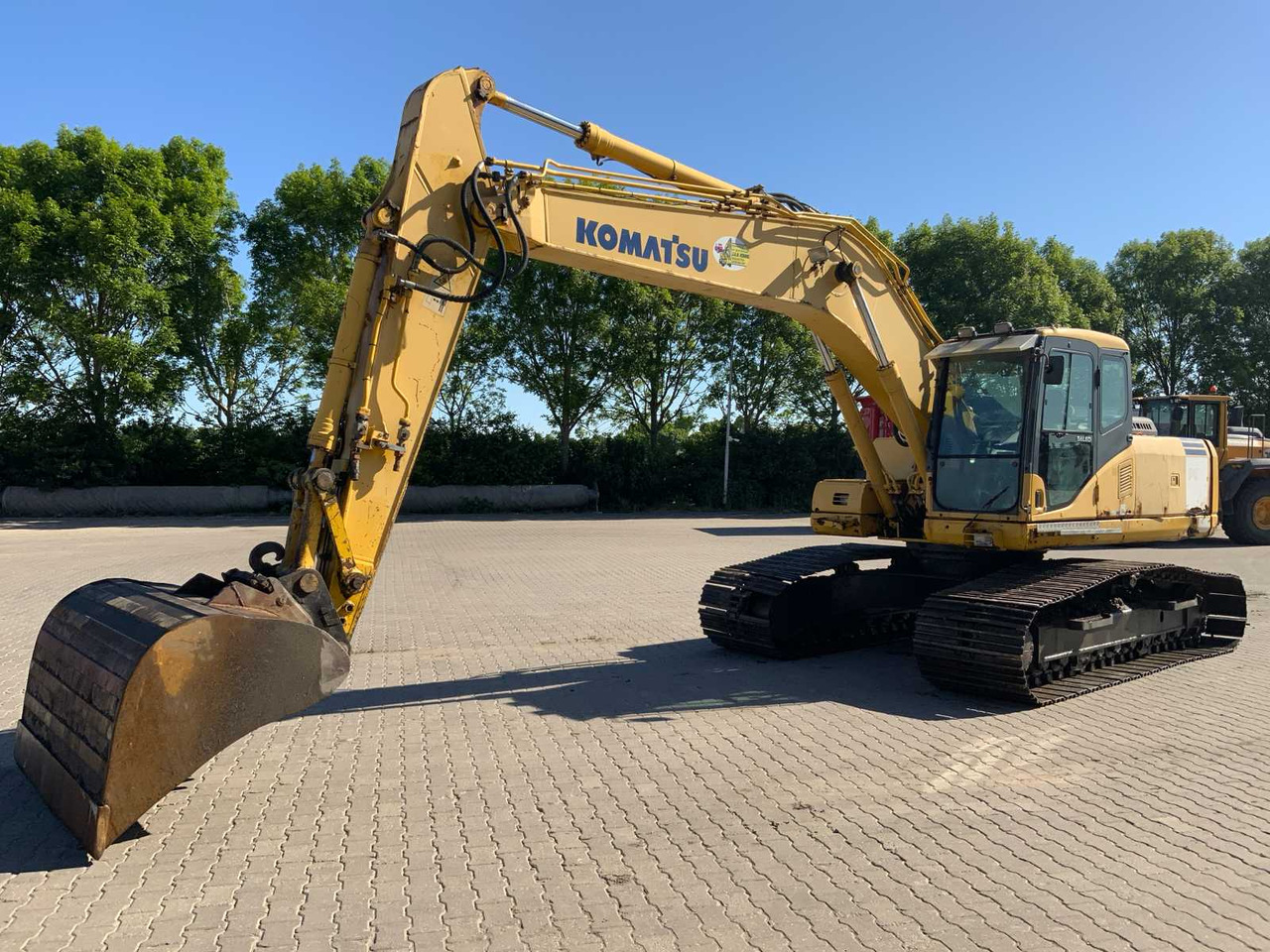 Komatsu PC210 - Crawler excavator: picture 1 Komatsu PC210 - Crawler excavator: picture 1