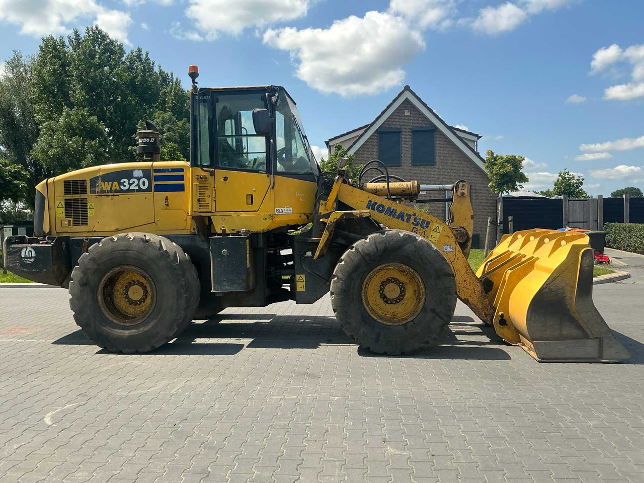 Komatsu WA320-5H - Wheel loader: picture 4 Komatsu WA320-5H - Wheel loader: picture 4