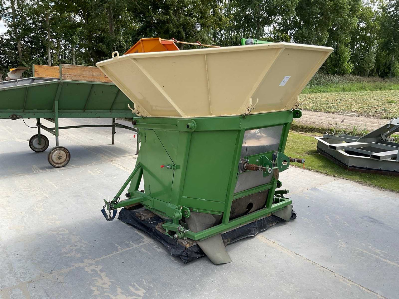 Krone - Hay and forage equipment: picture 2 Krone - Hay and forage equipment: picture 2