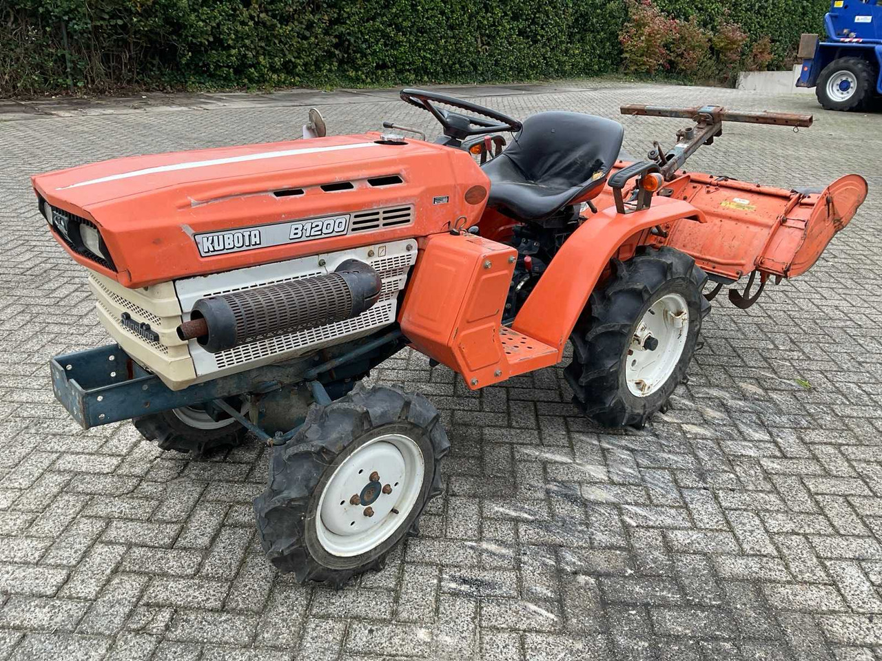Kubota B1200 - Compact tractor: picture 1 Kubota B1200 - Compact tractor: picture 1