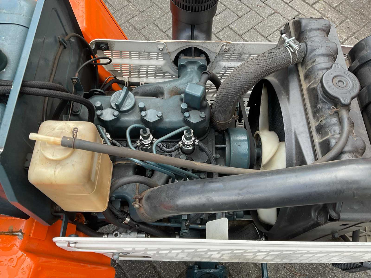 Compact tractor Kubota B1500DT: picture 18