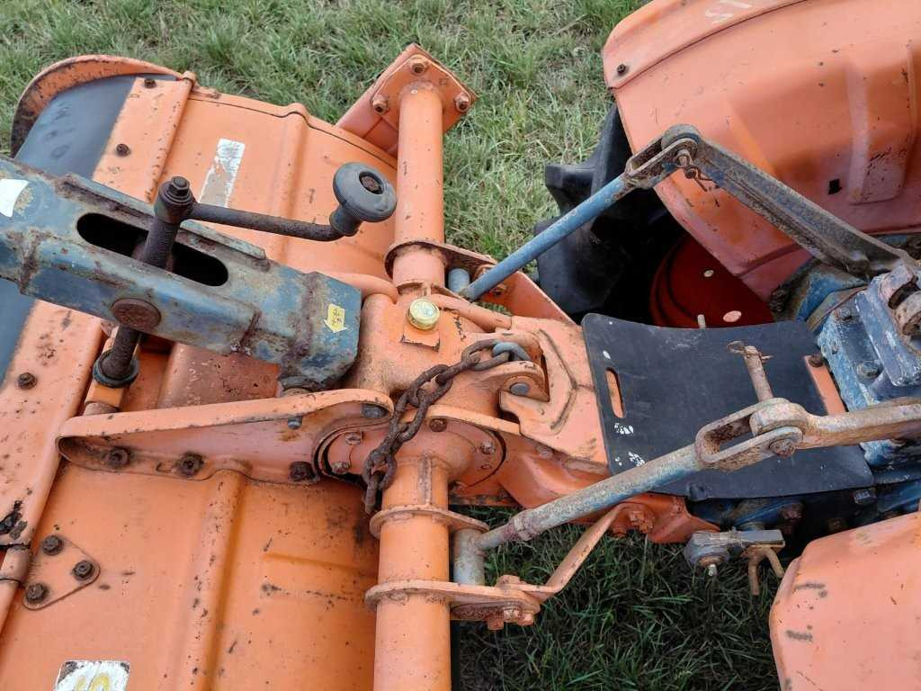 Compact tractor Kubota B7000: picture 13