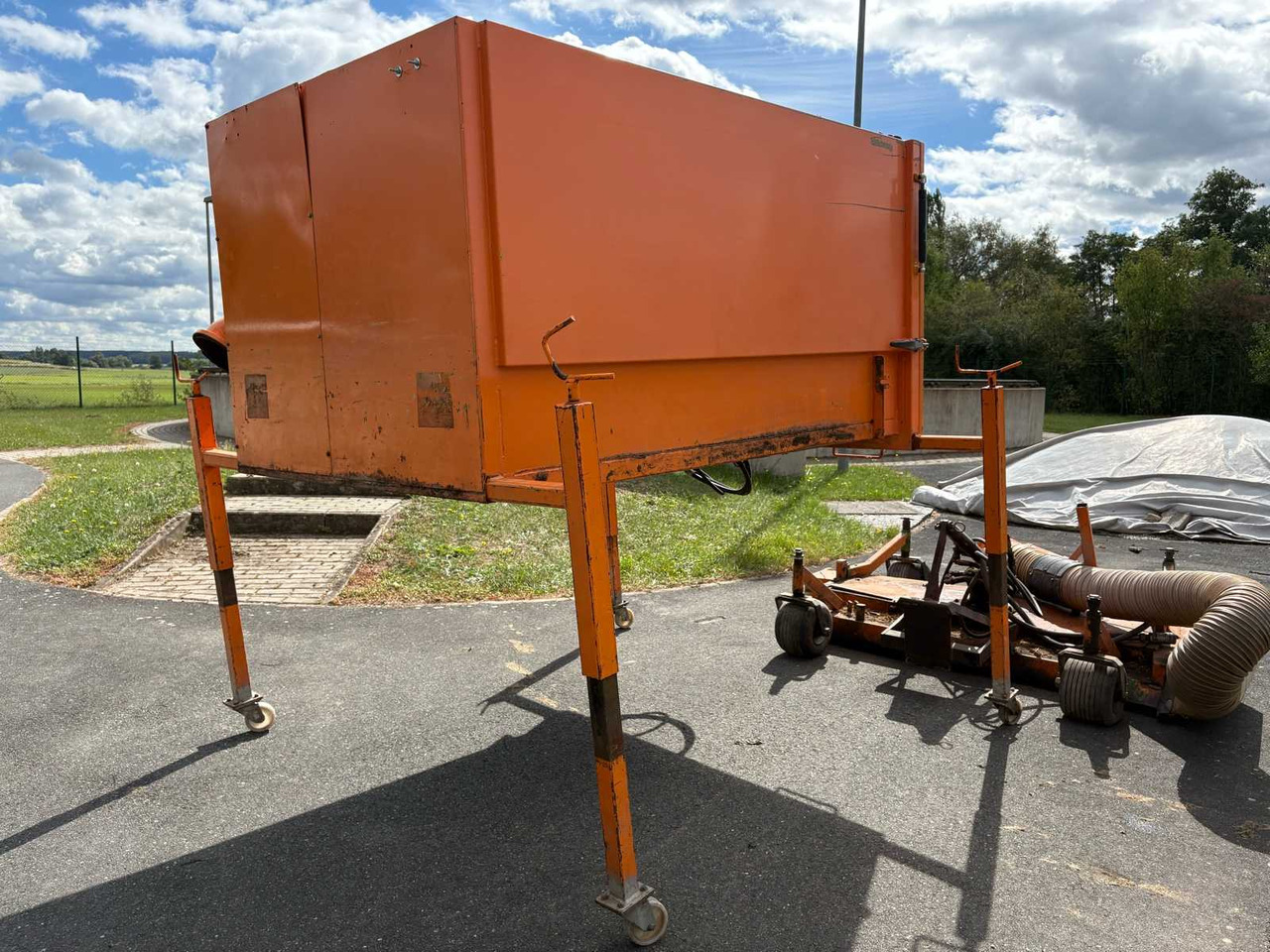 LADOG Mähwerk LRM1800HAX, Mähcontainer LGSC129 - Flail mower/ Mulcher: picture 4 LADOG Mähwerk LRM1800HAX, Mähcontainer LGSC129 - Flail mower/ Mulcher: picture 4