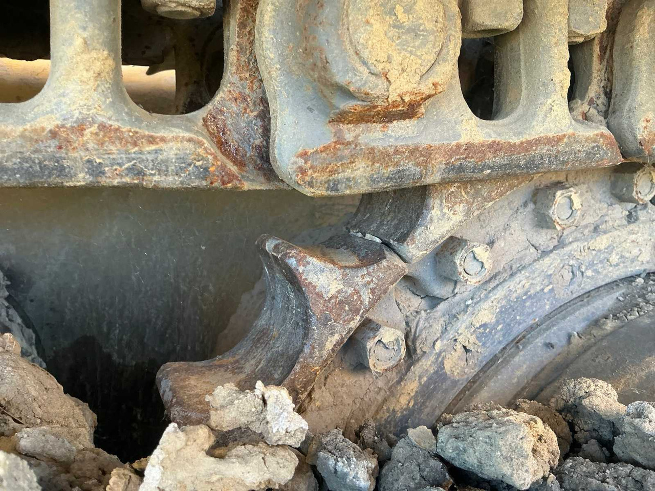 Bulldozer LIEBHERR PR 722 L: picture 16