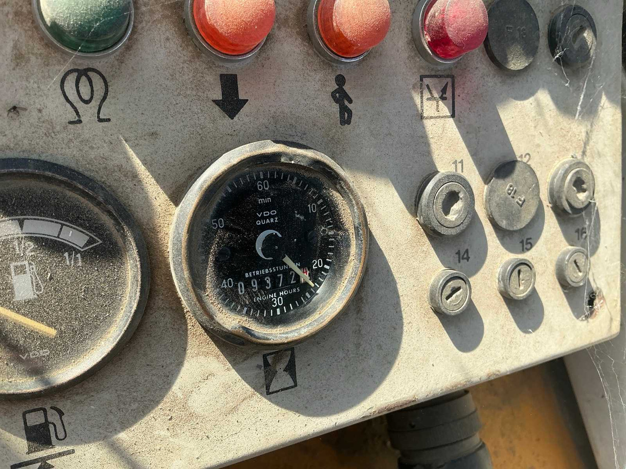 Bulldozer LIEBHERR PR 722 L: picture 29