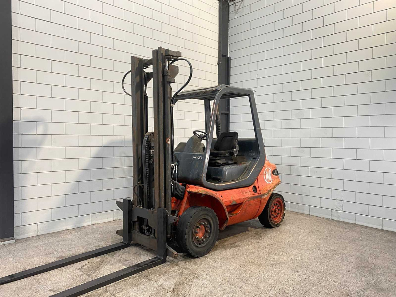 LINDE - 1991 - H40D - FORKLIFT TRUCK - Forklift: picture 2 LINDE - 1991 - H40D - FORKLIFT TRUCK - Forklift: picture 2
