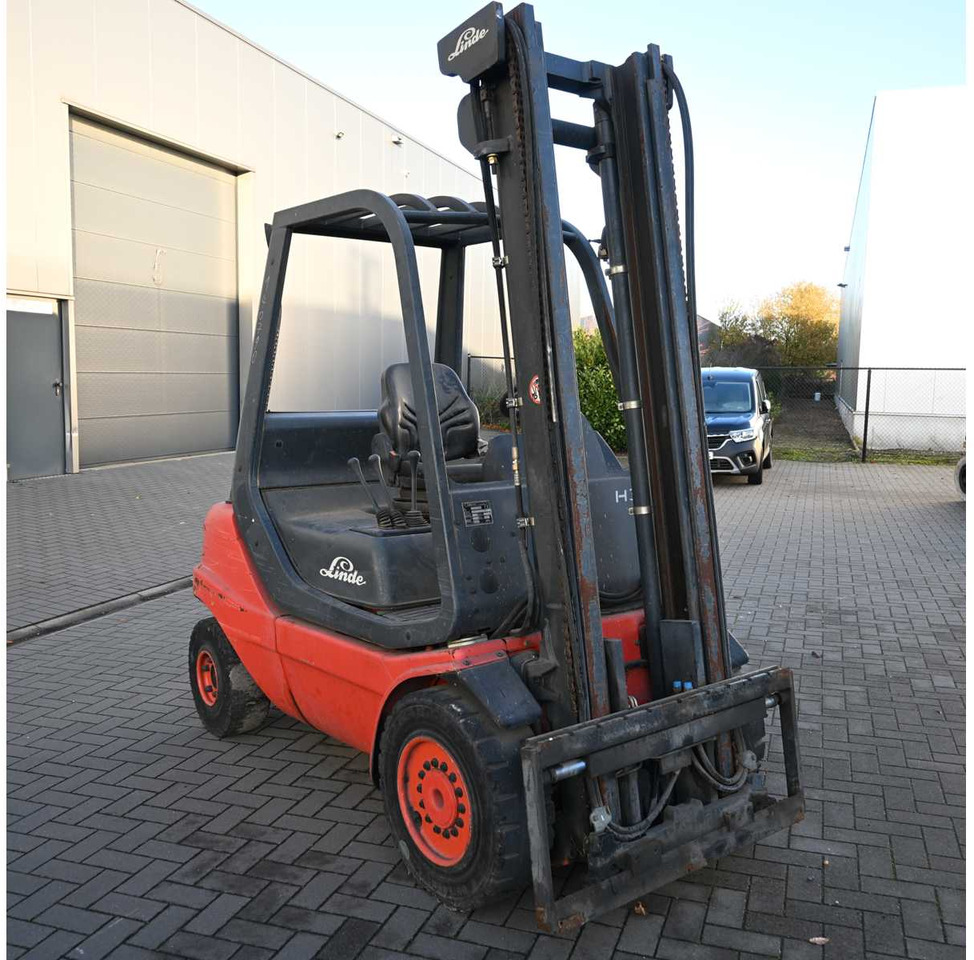 LINDE - 2002 - H30D-03 - FORKLIFT TRUCK - Forklift: picture 3 LINDE - 2002 - H30D-03 - FORKLIFT TRUCK - Forklift: picture 3