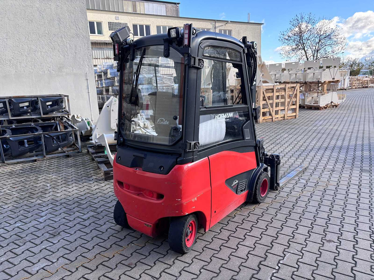 LINDE - E20PH-SERIES-386 - 2022 - ELECTRIC FORKLIFT TRUCKS - Forklift: picture 2 LINDE - E20PH-SERIES-386 - 2022 - ELECTRIC FORKLIFT TRUCKS - Forklift: picture 2