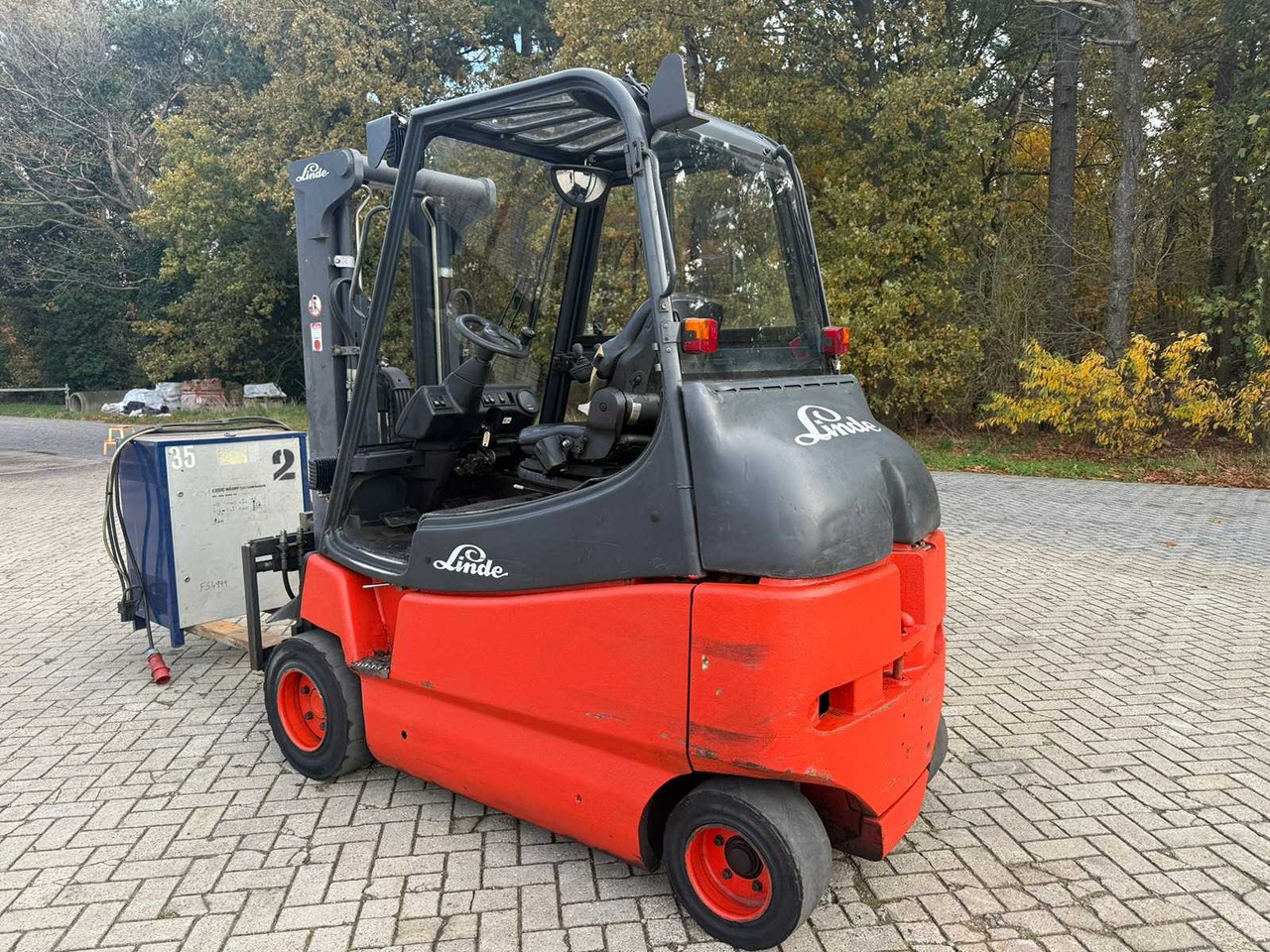 LINDE - E30 - FORKLIFT TRUCK - Forklift: picture 2 LINDE - E30 - FORKLIFT TRUCK - Forklift: picture 2
