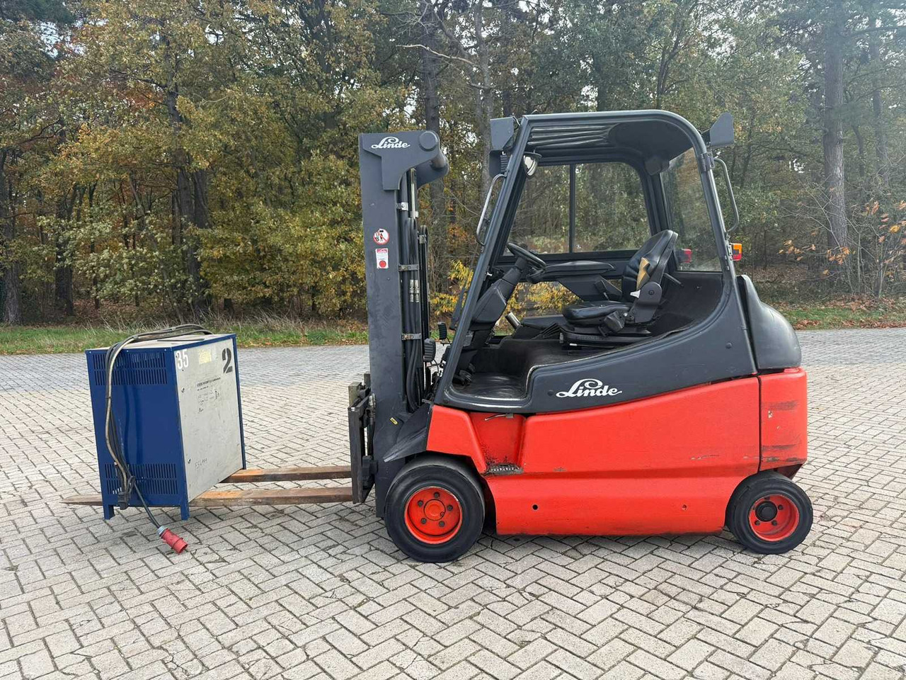 LINDE - E30 - FORKLIFT TRUCK - Forklift: picture 1 LINDE - E30 - FORKLIFT TRUCK - Forklift: picture 1