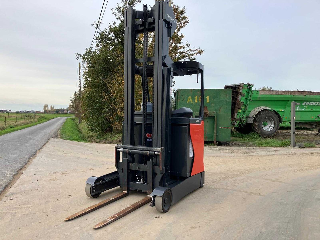 LINDE R14-01 REACH FORKLIFT TRUCK 2016 - Forklift: picture 4 LINDE R14-01 REACH FORKLIFT TRUCK 2016 - Forklift: picture 4