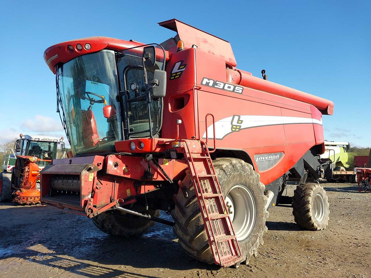 Laverda M305 - Combine harvester: picture 1 Laverda M305 - Combine harvester: picture 1