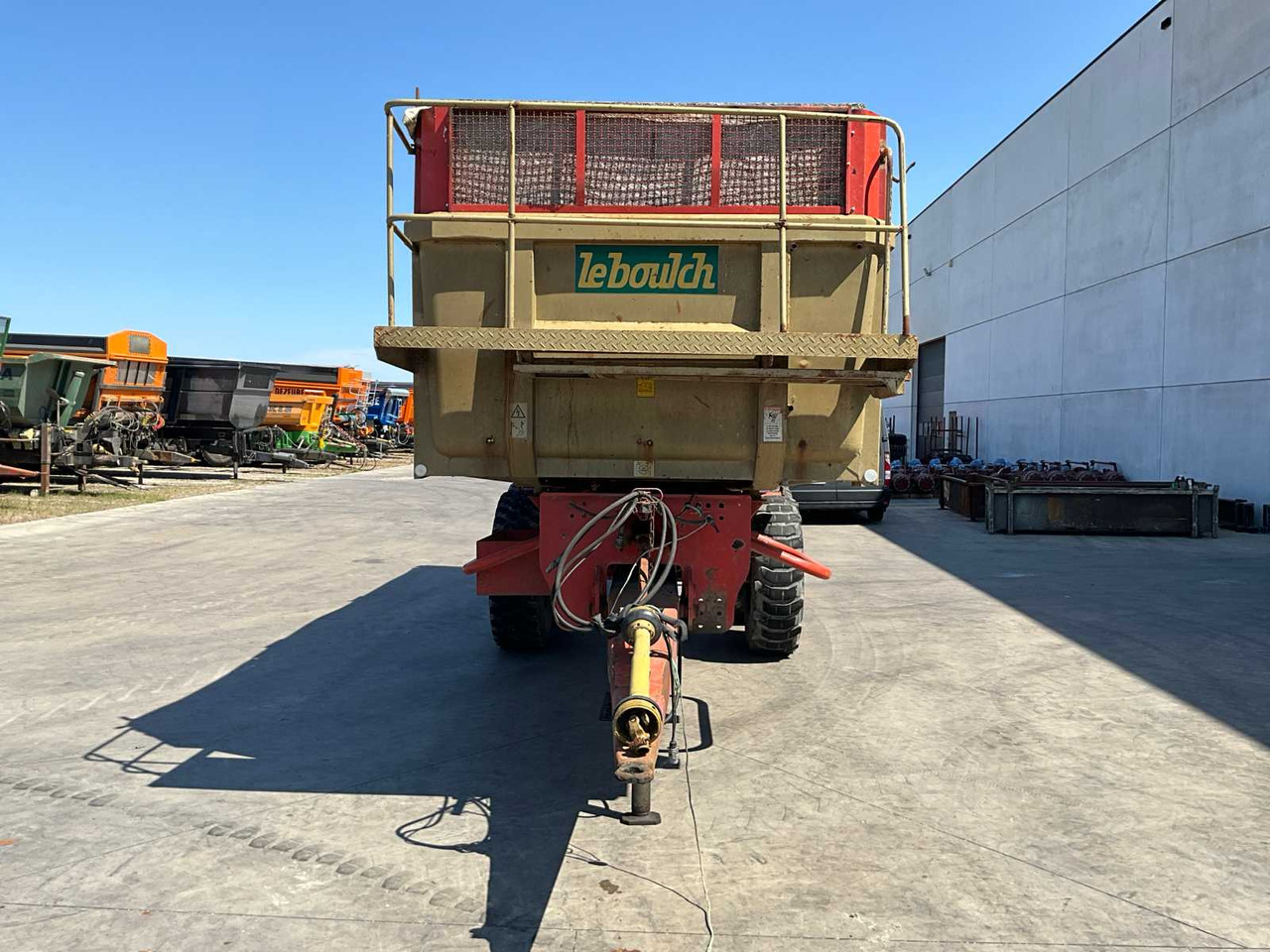 Le Boulch A1700B - Farm tipping trailer/ Dumper: picture 3 Le Boulch A1700B - Farm tipping trailer/ Dumper: picture 3