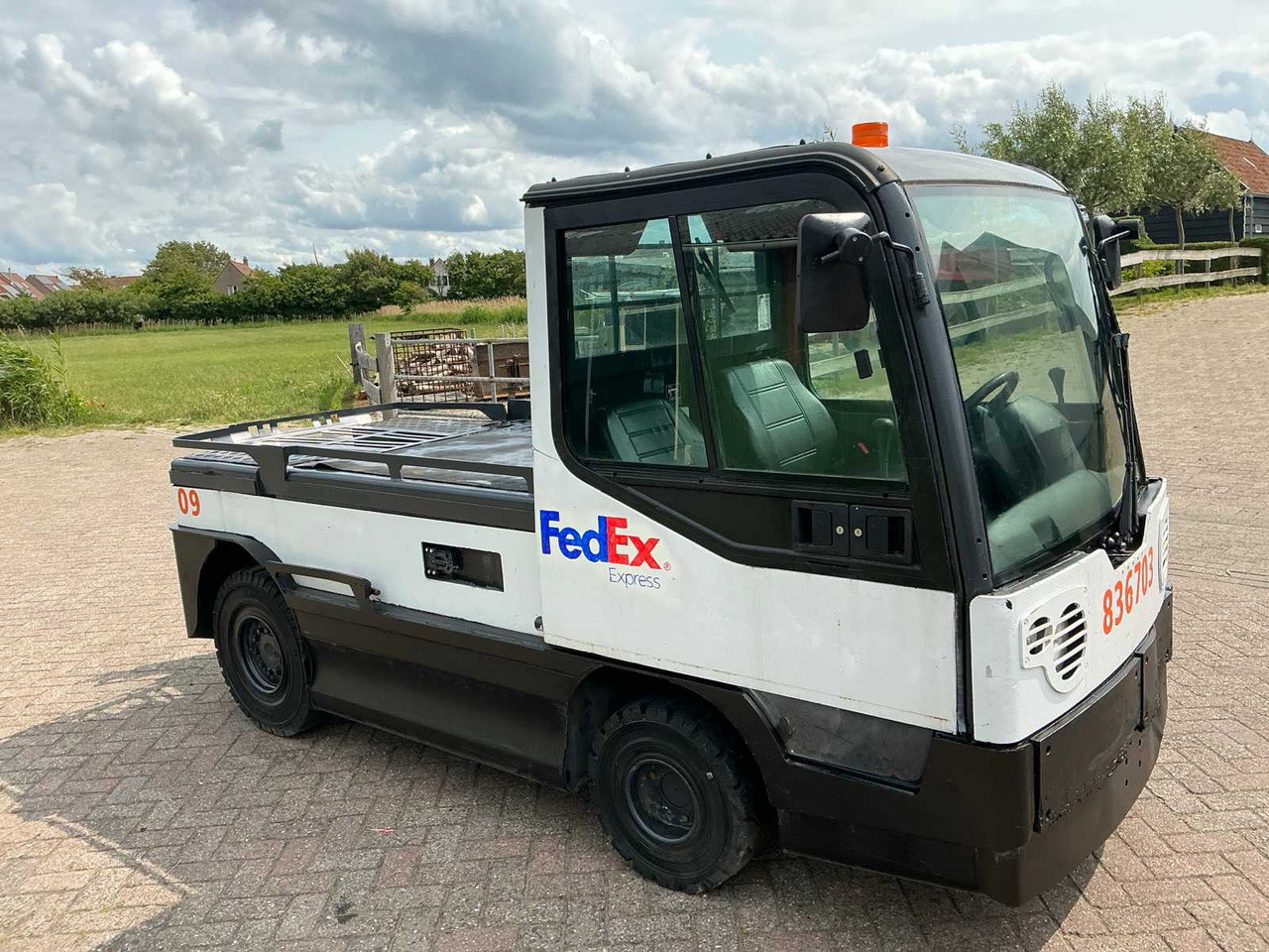 Linde P250 - Municipal tractor: picture 4 Linde P250 - Municipal tractor: picture 4