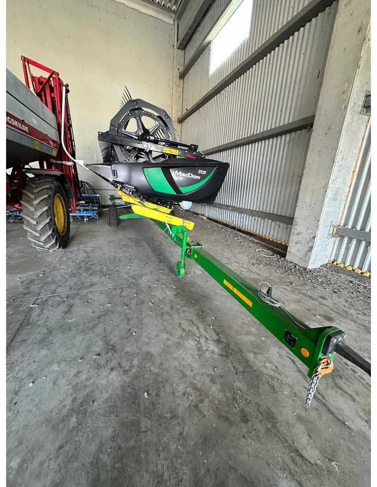 MACDON DRAPER HEADER D125 - Combine harvester: picture 2 MACDON DRAPER HEADER D125 - Combine harvester: picture 2